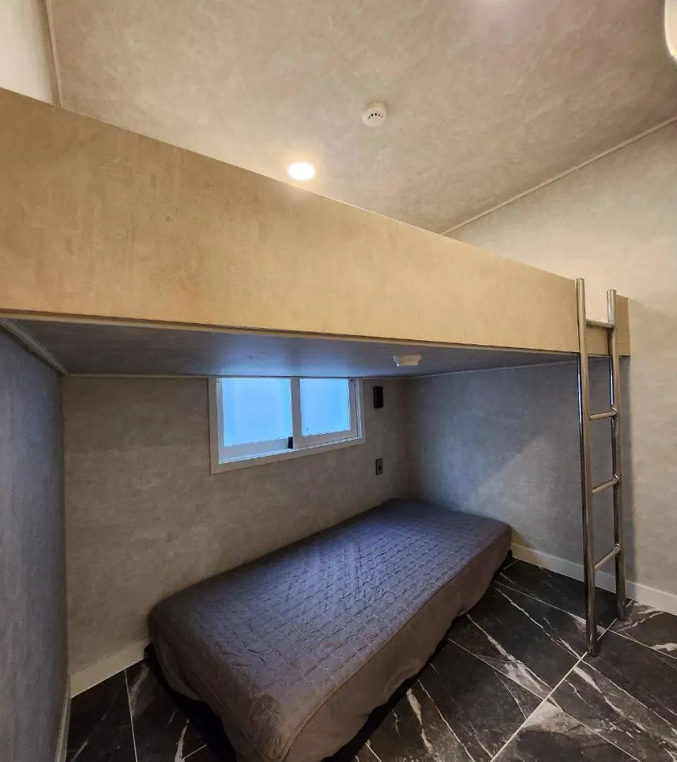 House For Up To 19 People Villa Busan South Korea
